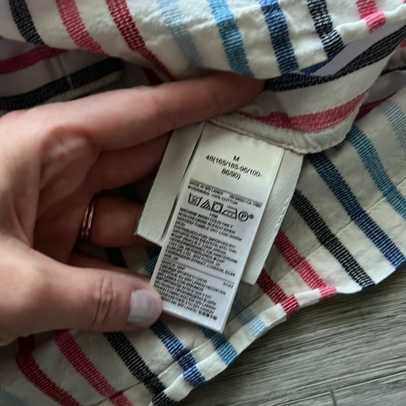 Gap Striped Button Up Short Sleeve Size Medium - Picture 3 of 5